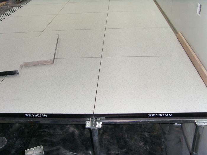 長沙雙勝機房設備有限公司,長沙防靜電地板,長沙防靜電地板價格,機房裝修,機房墻板,防靜電接地